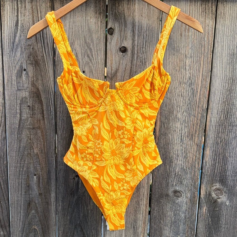 L*Space Printed Kendal One Piece Womens Size XS - Picture 2 of 7